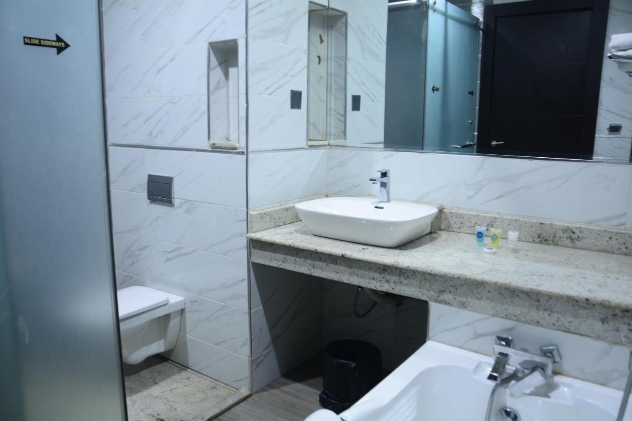 Caesar'S Luxury Hotel Lekki Esterno foto