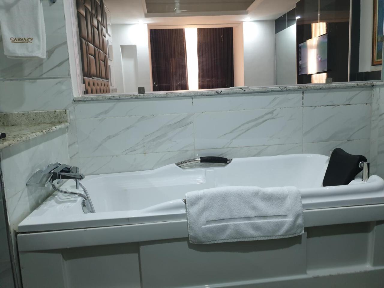 Caesar'S Luxury Hotel Lekki Esterno foto