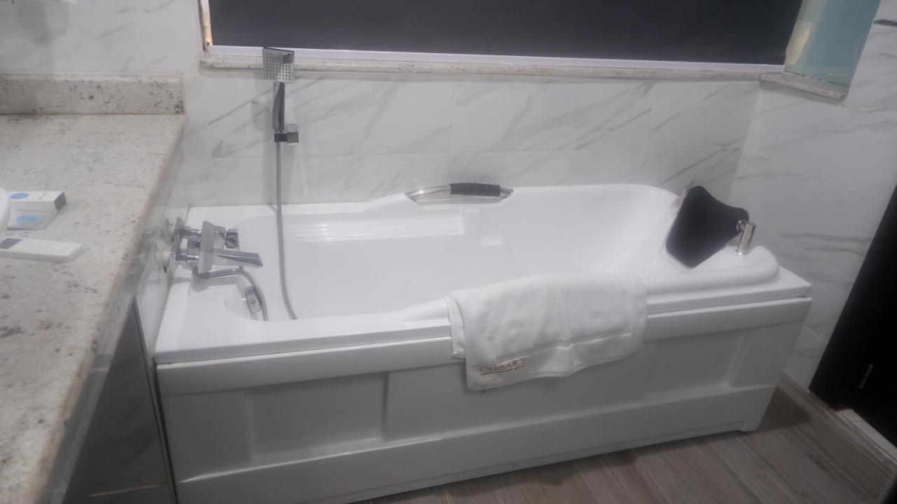 Caesar'S Luxury Hotel Lekki Esterno foto